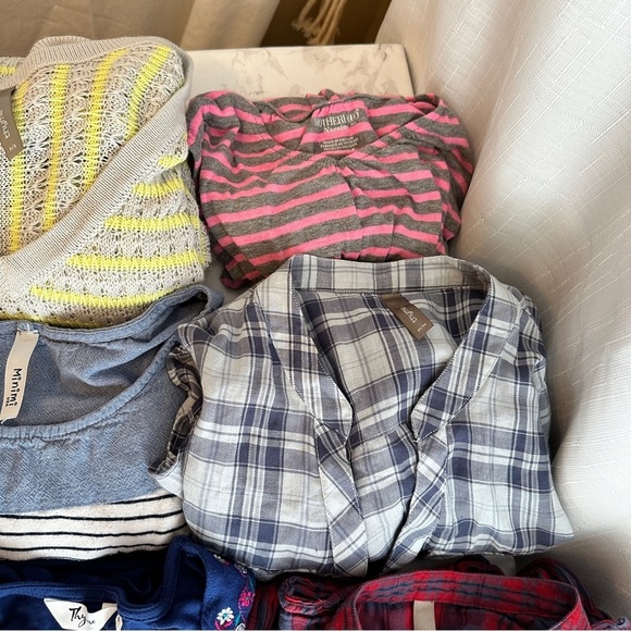 BUNDLE/LOT of  8 MATERNITY Women’s Shirts ALL Size Medium - Picture 5 of 13